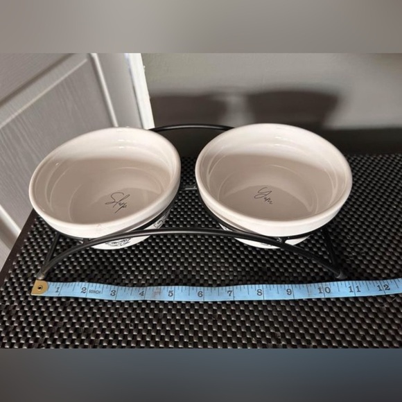 Pet Bowls On Rod Iron Stand - Picture 3 of 4